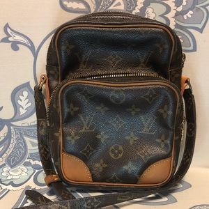 Amazon crossbody